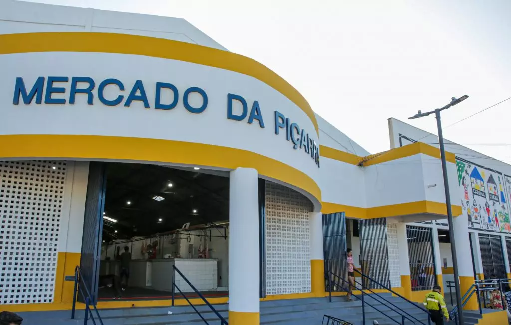 Prefeito Dr. Pessoa entrega Mercado da Piçarra reformado para população